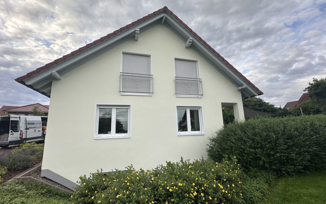 Fassadenrenovierung nach 26 Jahren | ThermoSan® NQG Fassadenanstrich |
